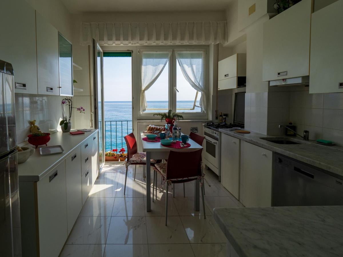 Giaella Sea View Apartment Monterosso al Mare Luaran gambar